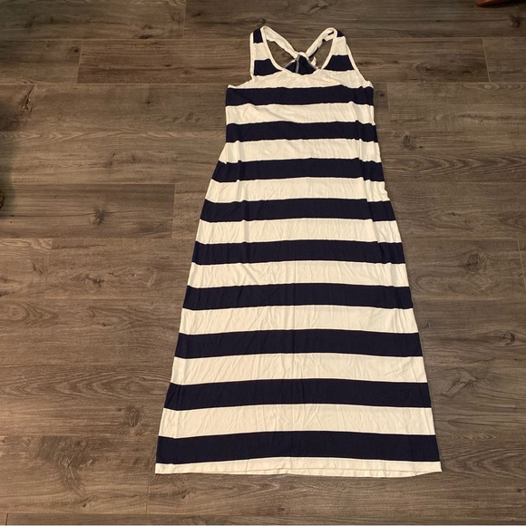Gap Maternity maxi dress striped twist back - Picture 1 of 8